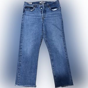 Levi’s wedgie straight fit size 30. 11” rise, 25” inseam.